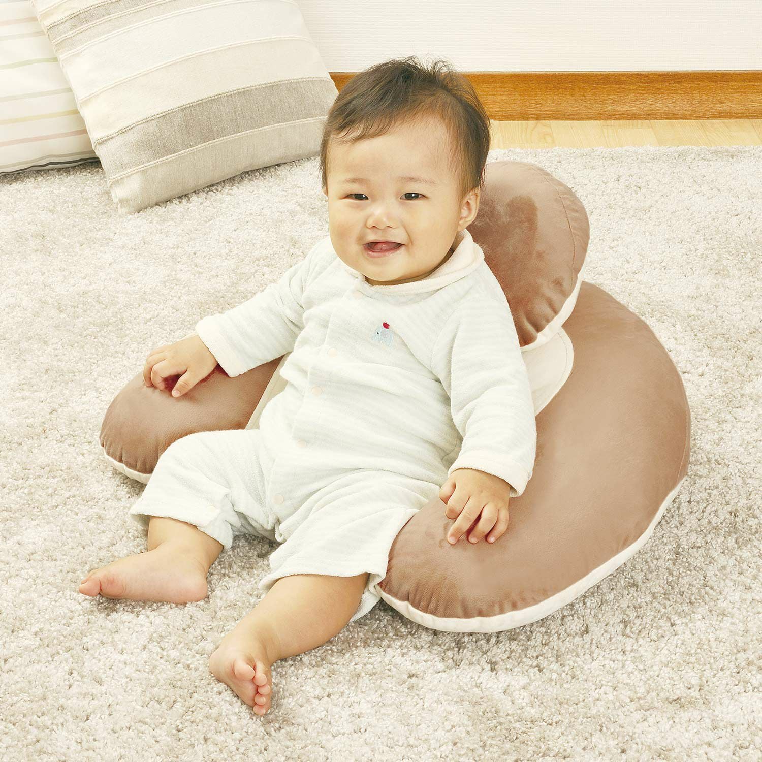 ★新品★フェミクッションハピネスⅢ ベージュ BB711 エールベベ・3WAYクッション プレミアム パステルブラウン