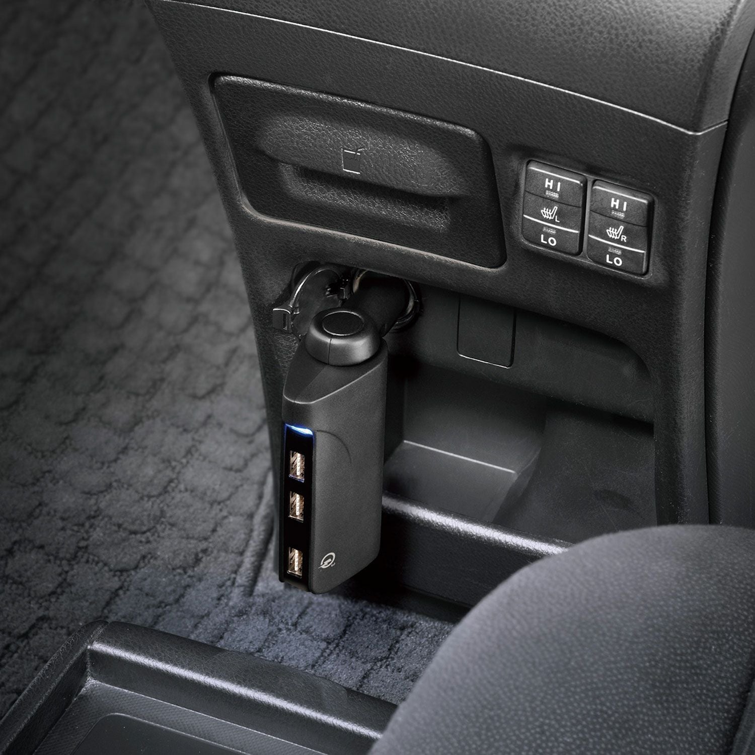 CZ428 USB電源 3ポート クイックチャージ3.0対応+ソケット