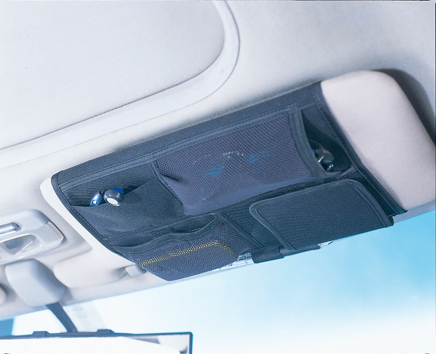 CZ35 サンバイザーポケット2 ブラック | カーメイト 公式オンライン