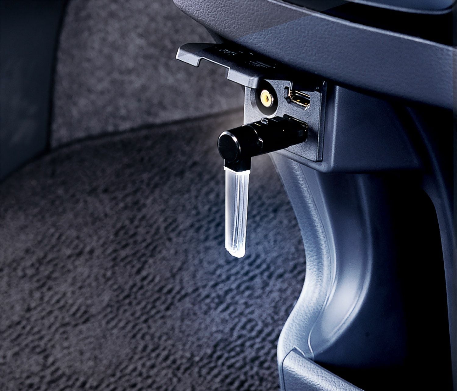 CZ407 クリスタルランプ USBタイプ ホワイトLED | カーメイト 公式