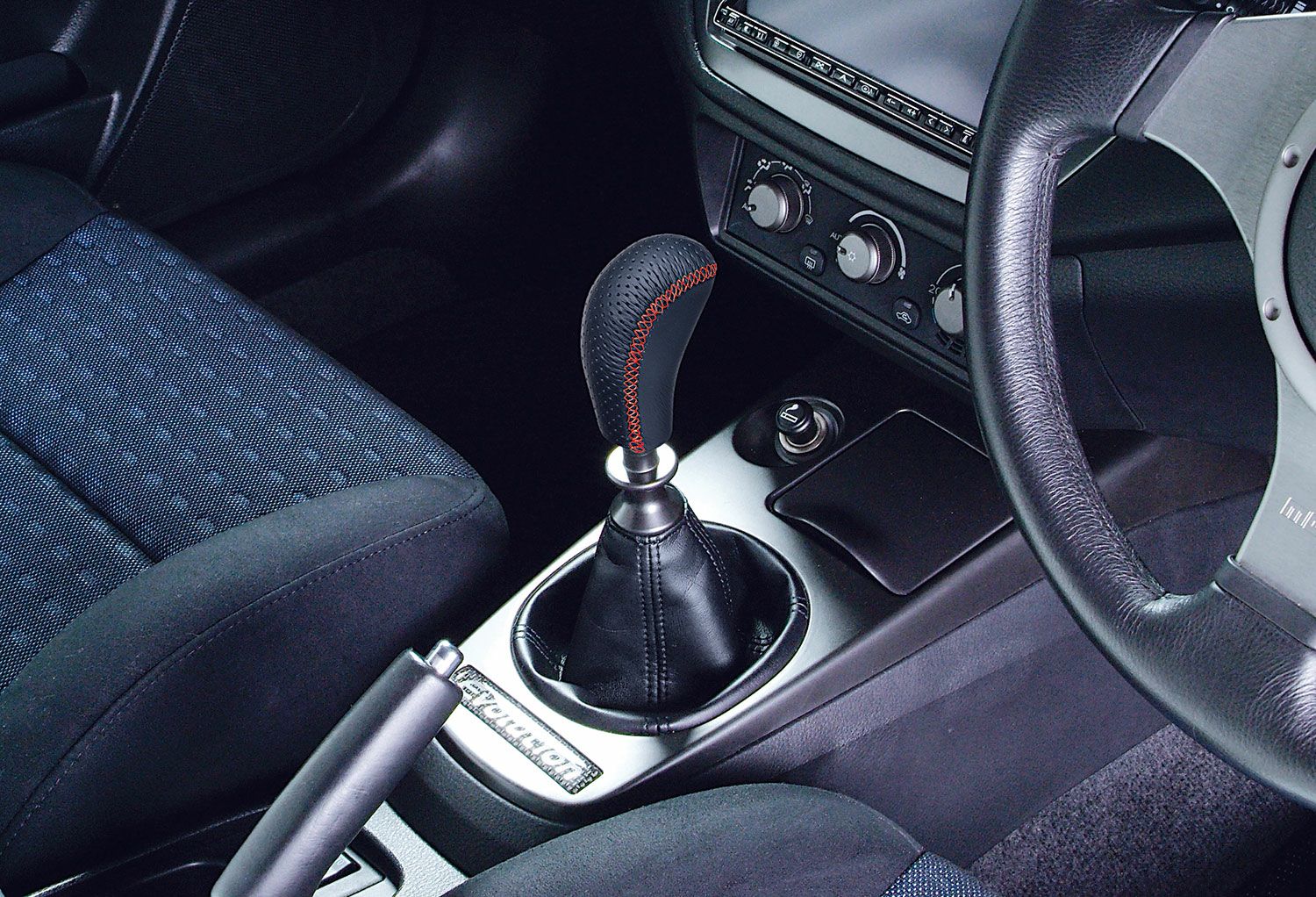 RA127RE スポーツグリップノブ レザー400 レッドステッチ | カーメイト