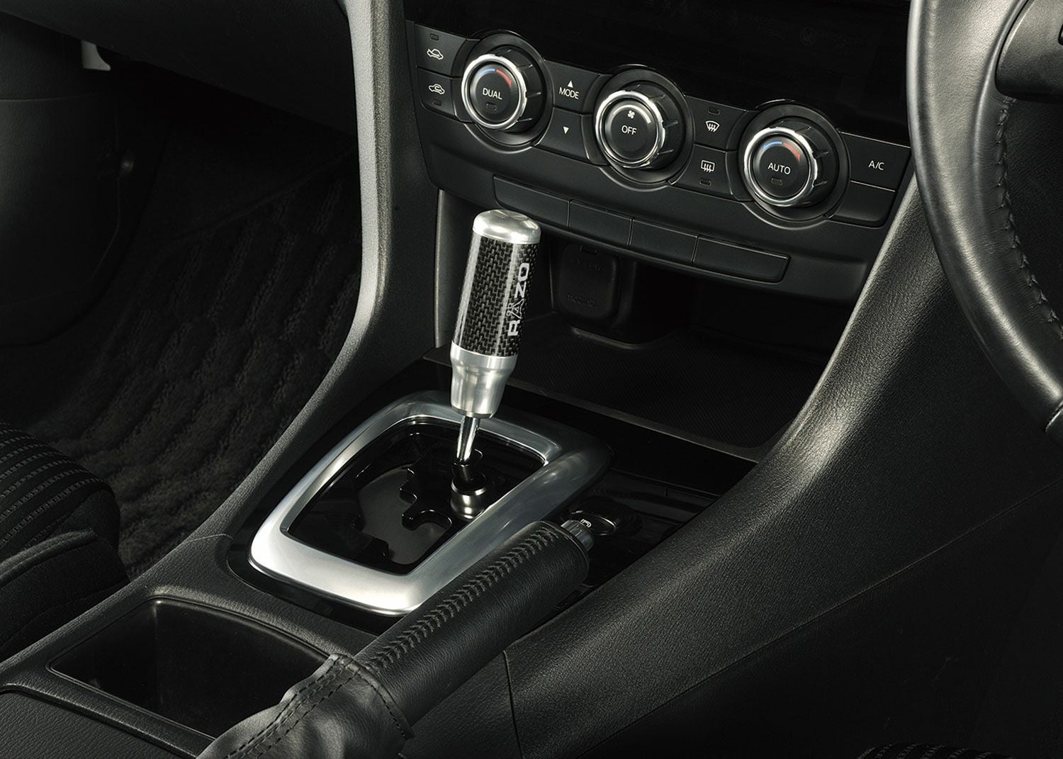 RA137 カーボン&アルミノブ SV | カーメイト 公式オンラインストア本店