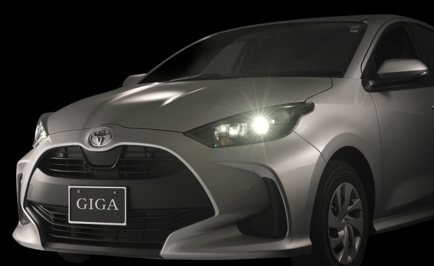 BW564 GIGA LEDヘッドバルブ C3600 6000K HIR2 | カーメイト 公式