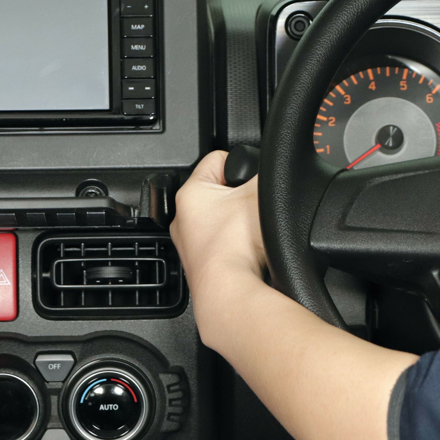 NZ819 ジムニー専用トレー | カーメイト 公式オンラインストア本店