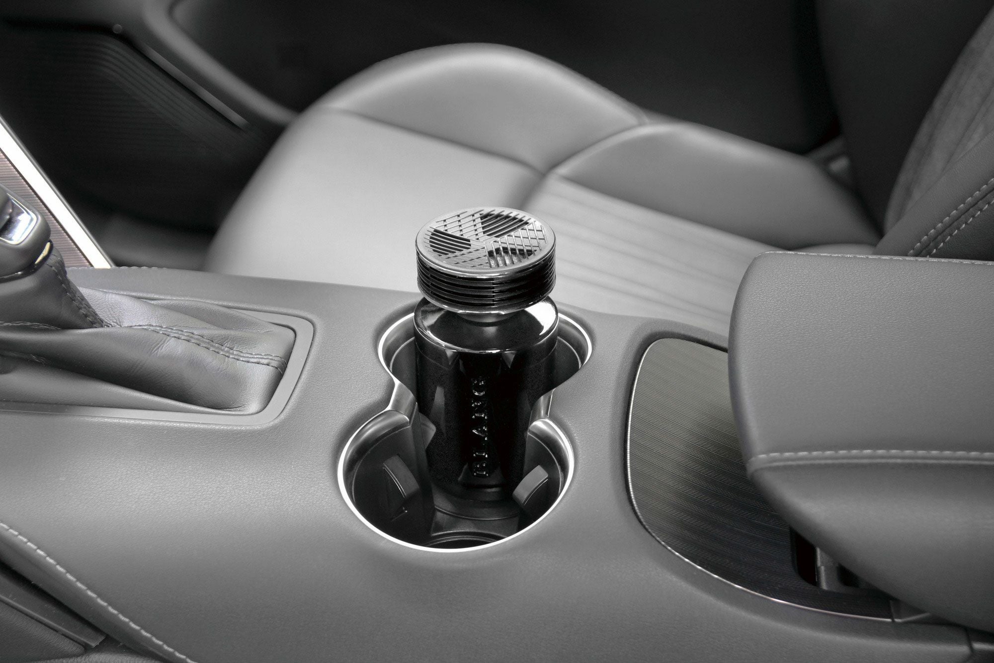 L934 ブラング モンスターリキッド リッチレザー | カーメイト 公式