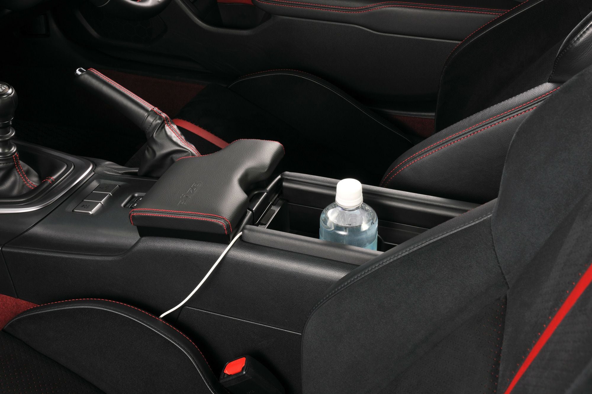 NZ838 GR86/BRZ専用 アームレストパッド | カーメイト 公式オンライン