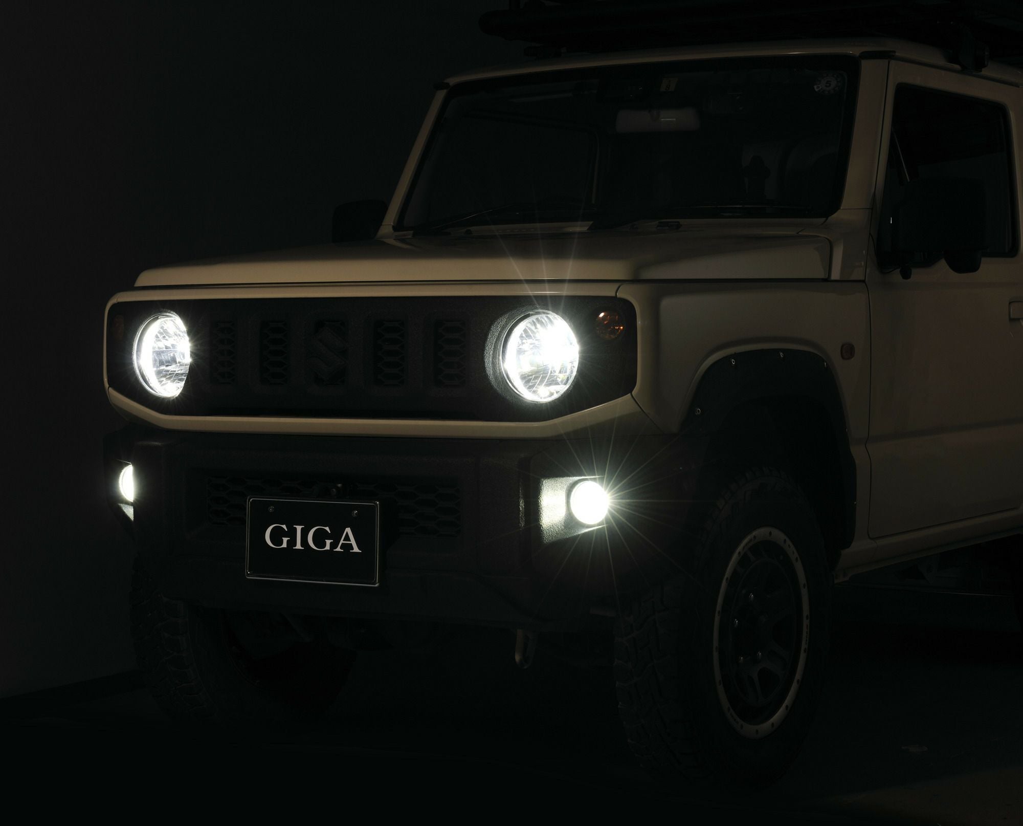 BW572 GIGA LEDヘッド&フォグバルブ C5500 6000K HB3/HB4 | カーメイト