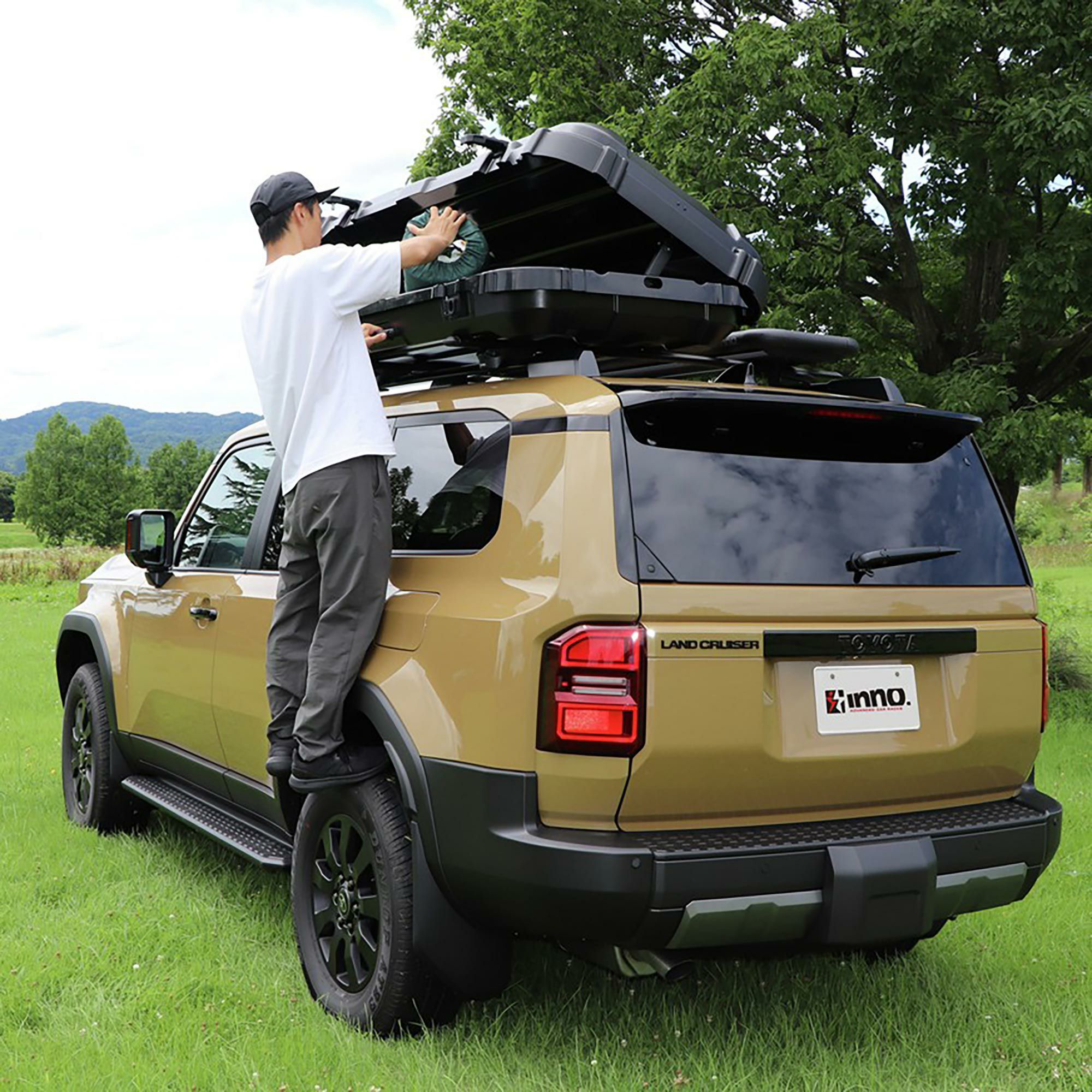 BRQ720MBK イノー ルーフギアケース720 | カーメイト 公式オンライン