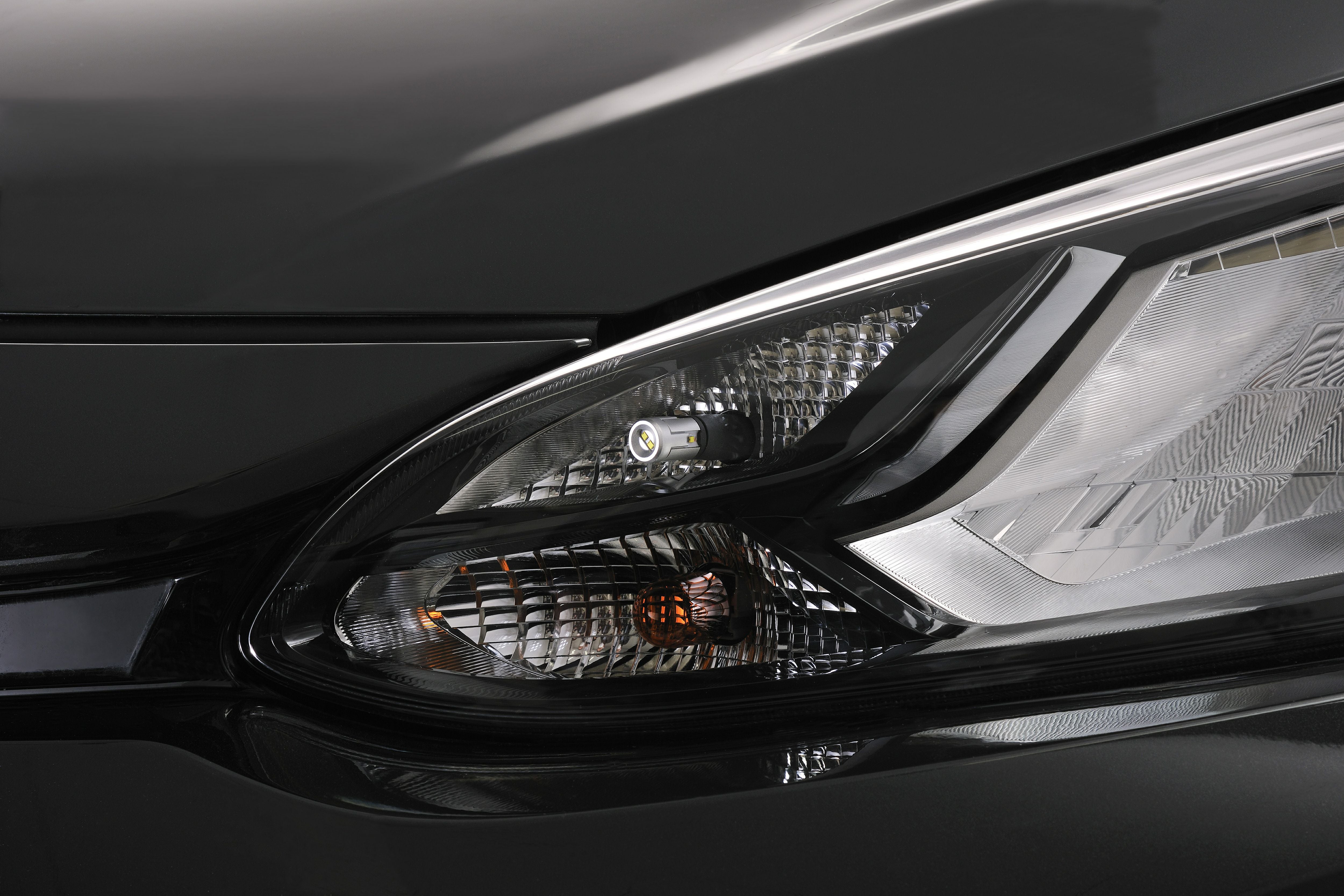 BW176 GIGA LEDポジションバルブ S400T 6000K | カーメイト 公式