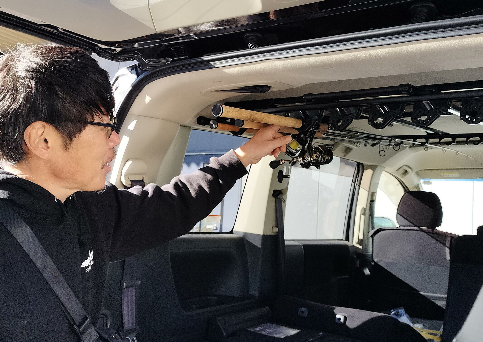 IF28BK ロッドホルダーデュアル8ワイド | カーメイト 公式オンライン