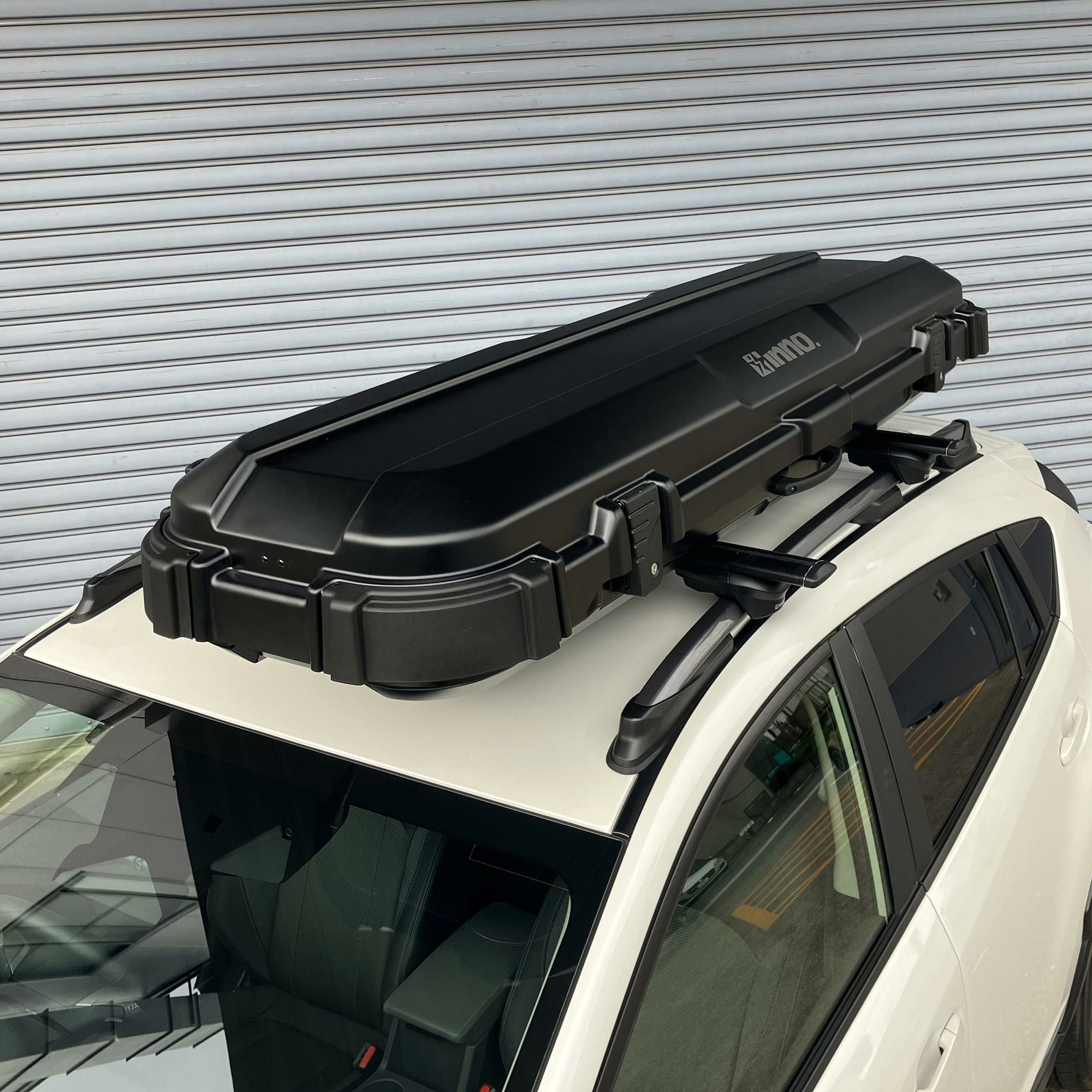 イノールーフボックスとバーとステー レビュー】キャンプギアの車載問題を解決！！ 格安300Lルーフボックス